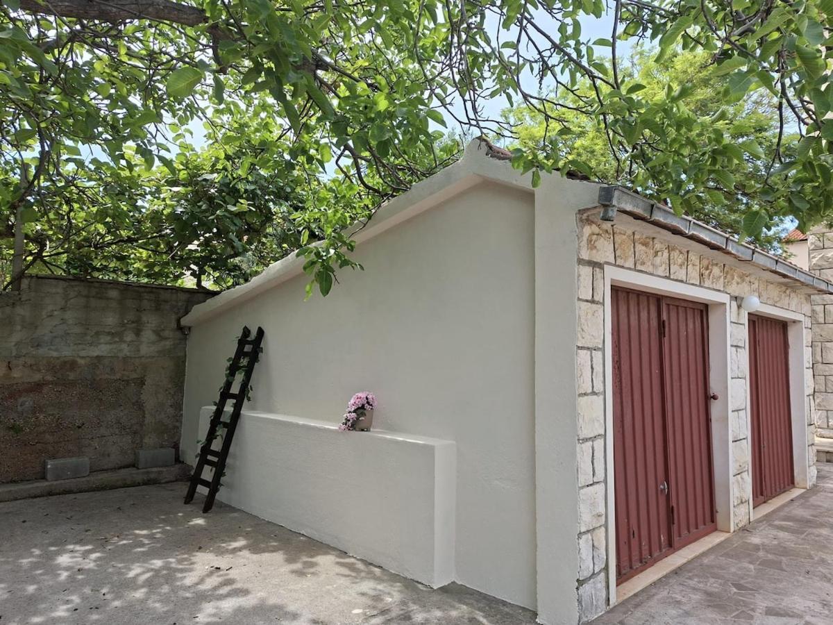 Giovanna - Spacious Lovely Appartement Supetar